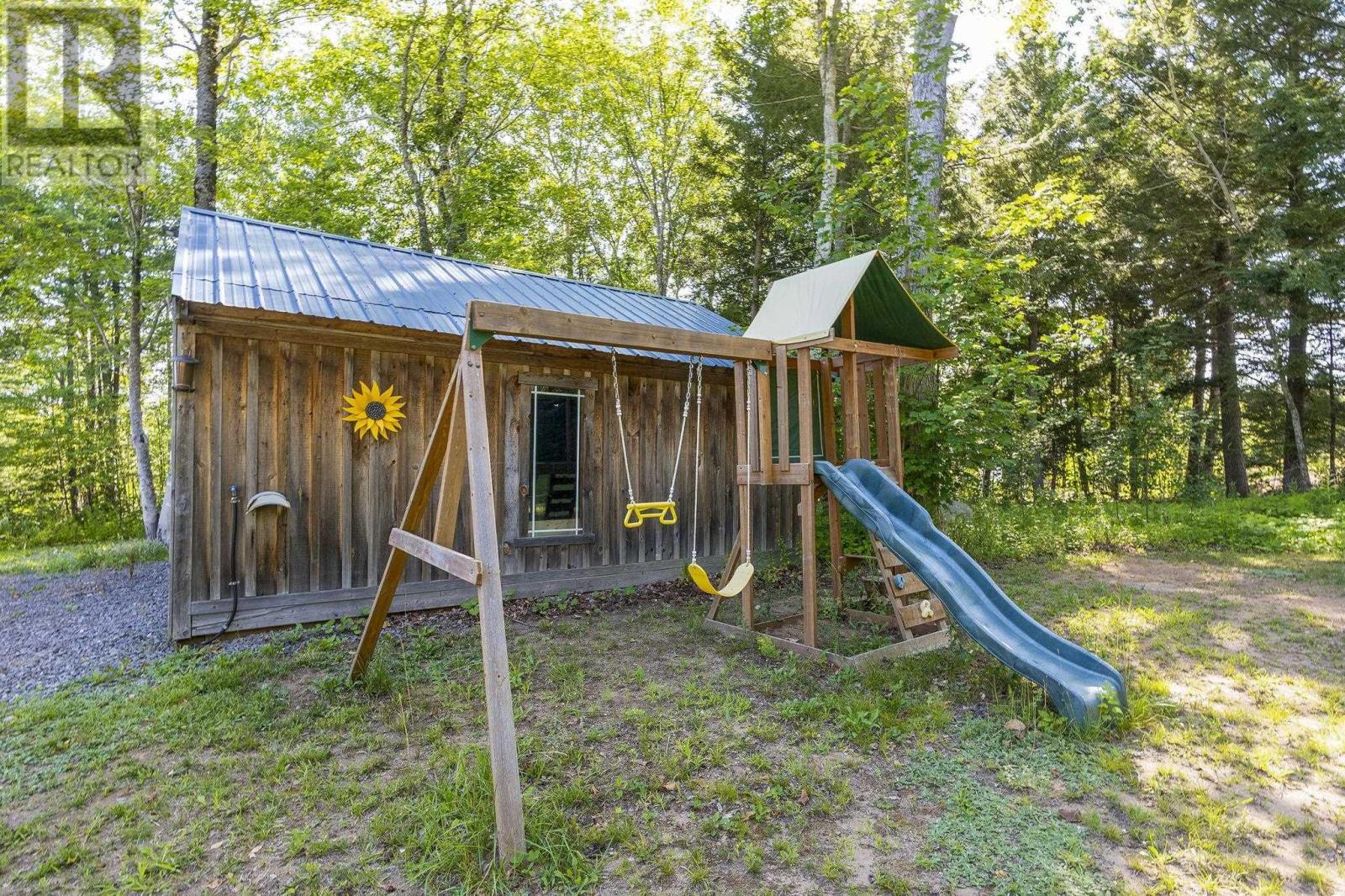 1052 Meadowvale Road Property Photo 10