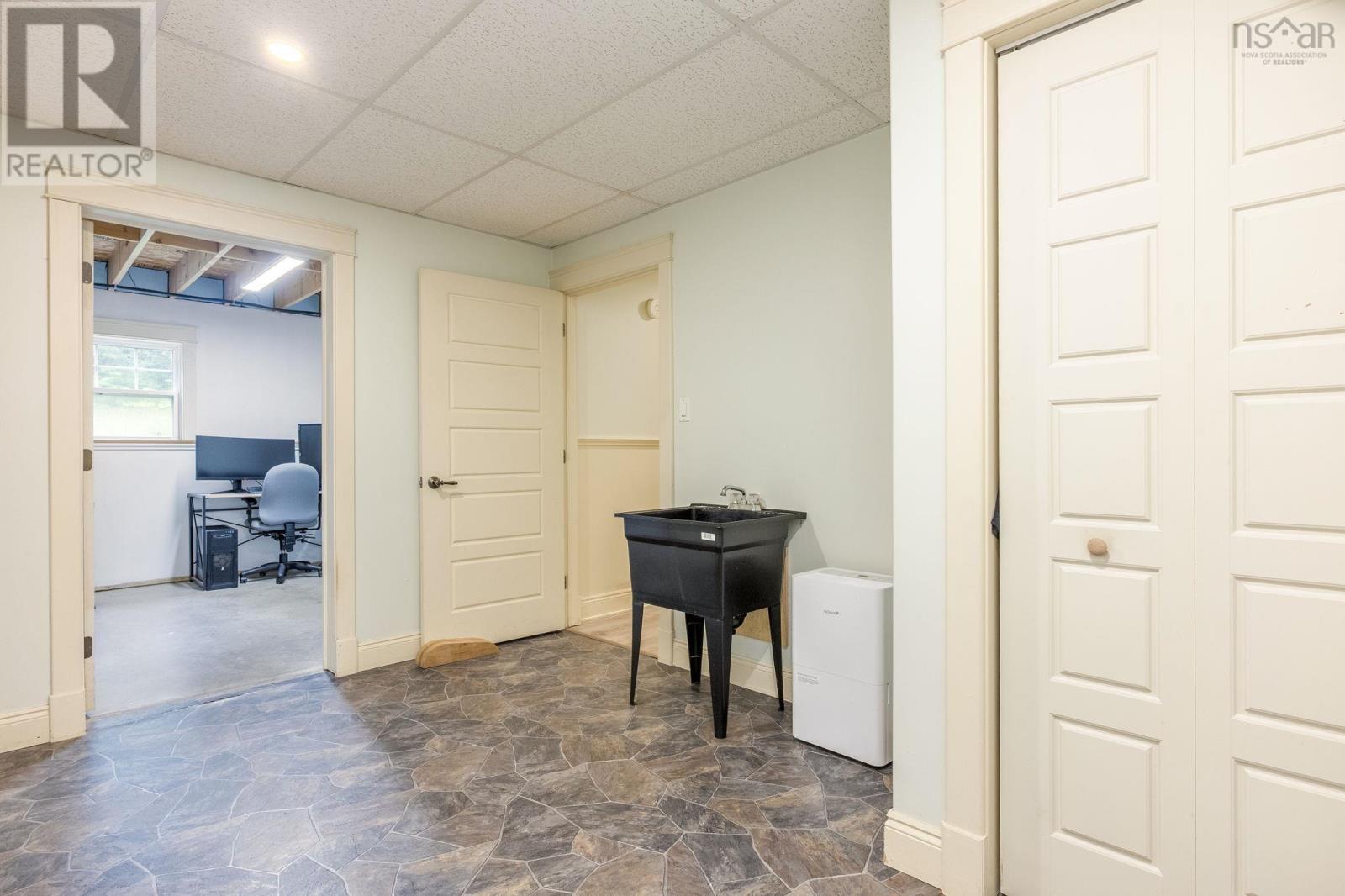 1052 Meadowvale Road Property Photo 22
