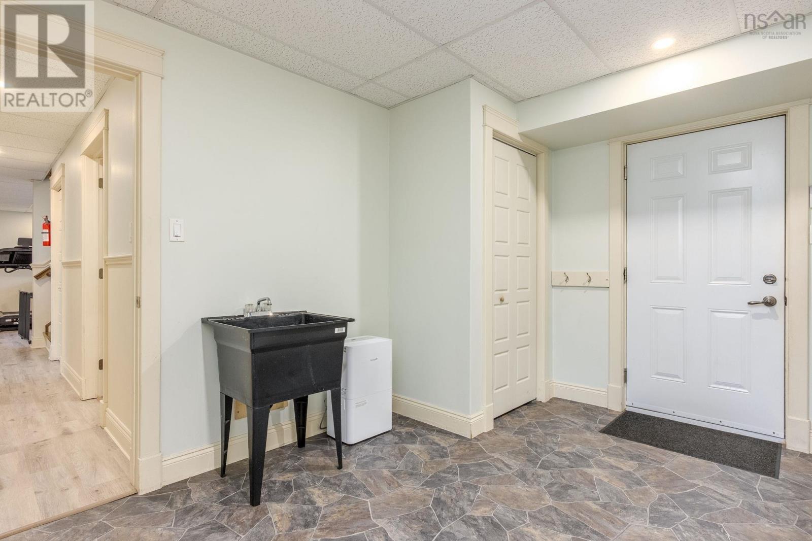 1052 Meadowvale Road Property Photo 24