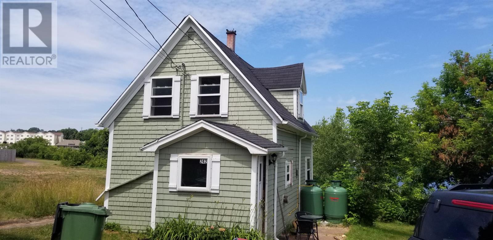 242 Locust Street Property Photo 1