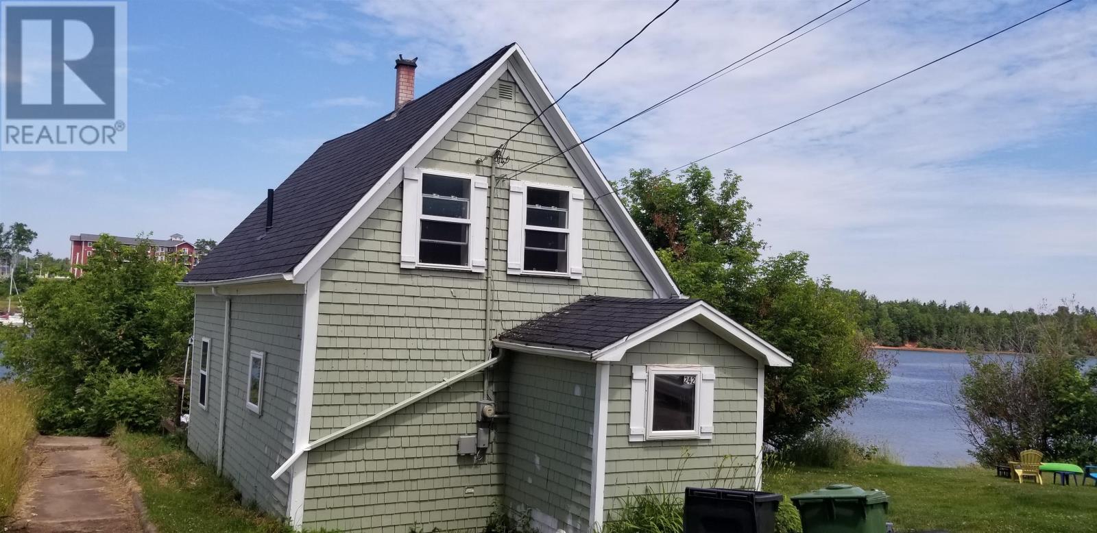 242 Locust Street Property Photo 2