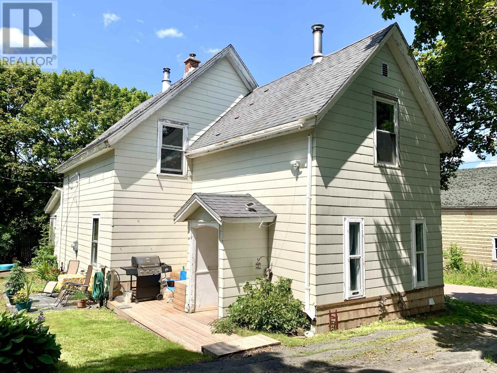 26 Starr Street Property Photo 4