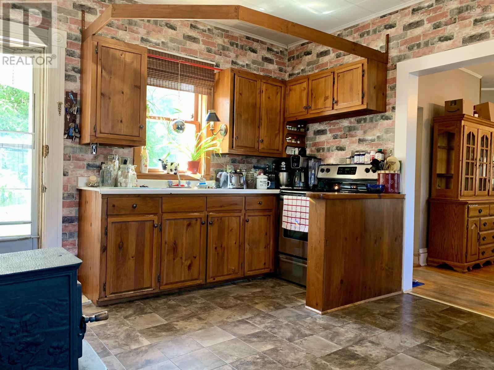 26 Starr Street Property Photo 10