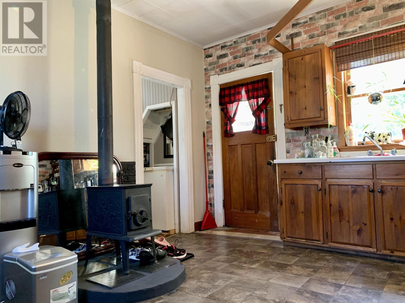 26 Starr Street Property Photo 12