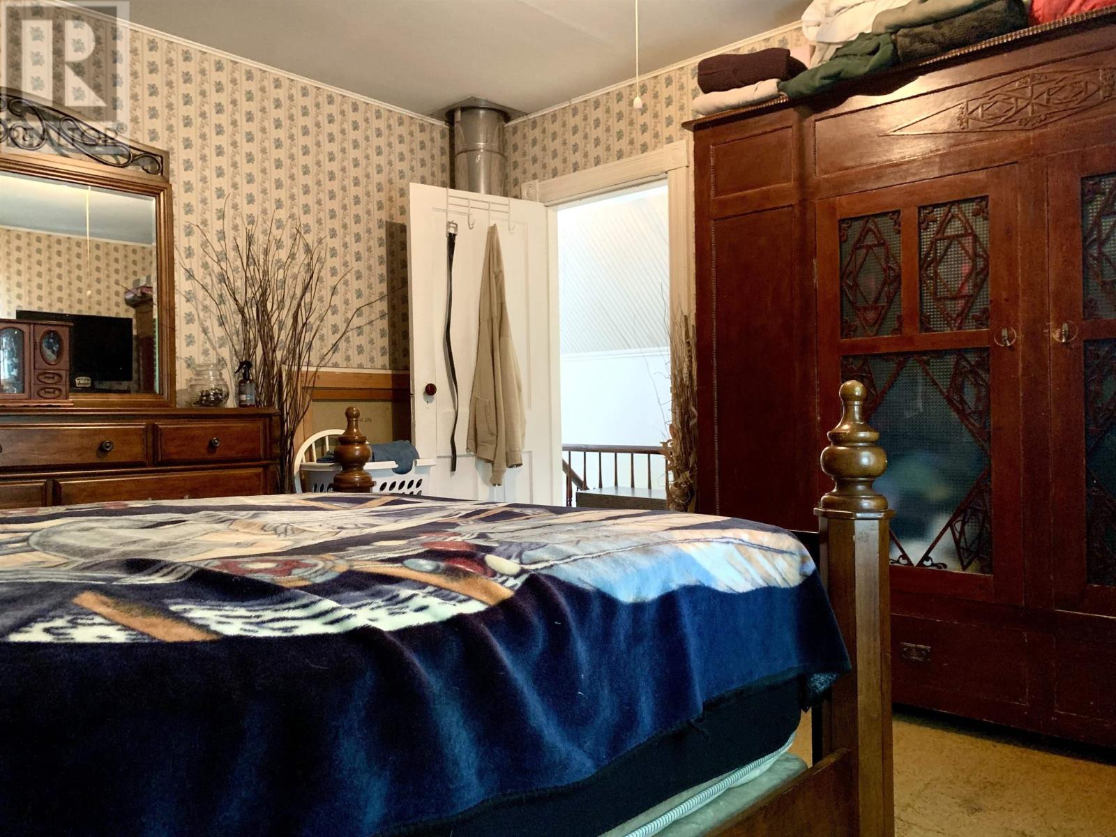 26 Starr Street Property Photo 24