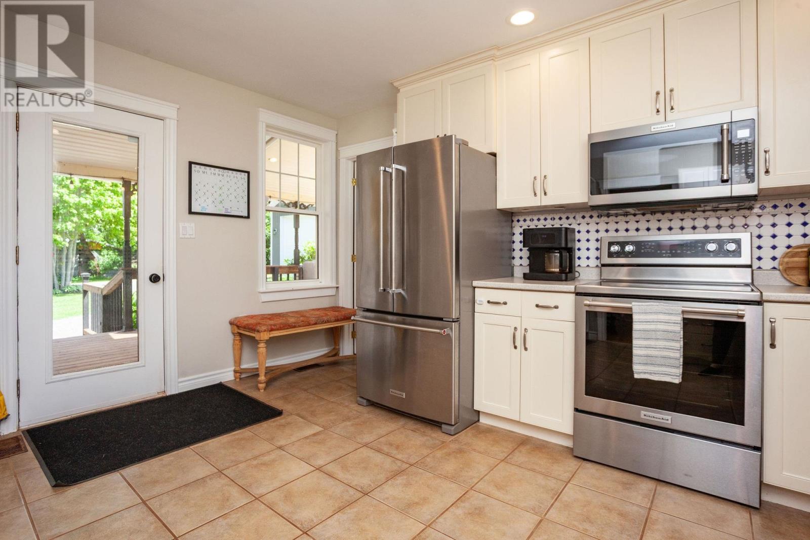 2903 Kinross Road Property Photo 7