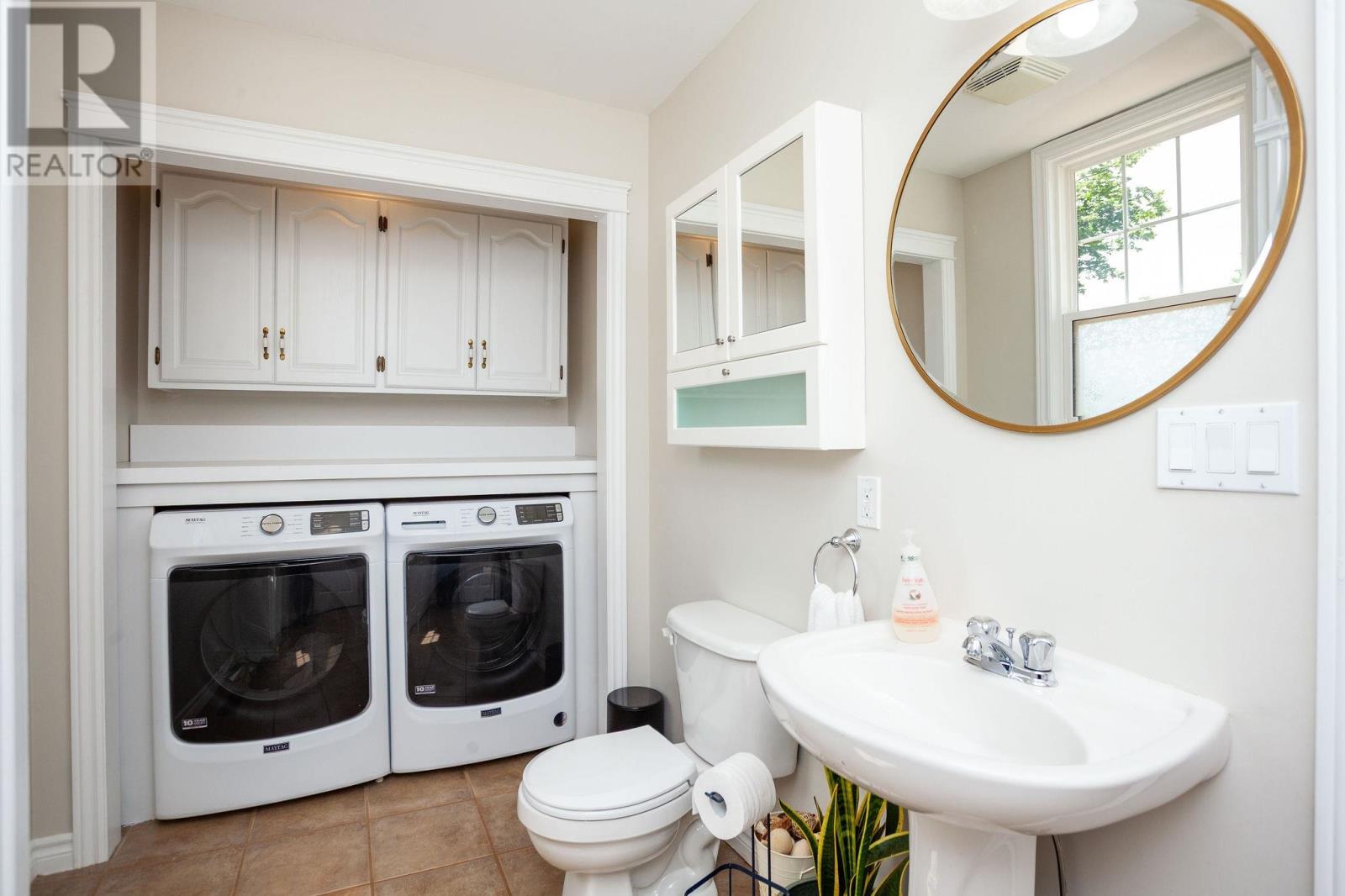 2903 Kinross Road Property Photo 10