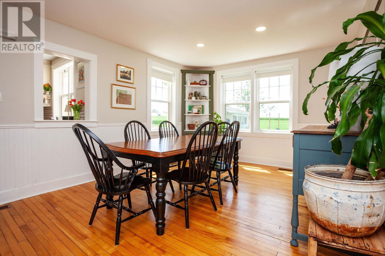 2903 Kinross Road Property Photo 13