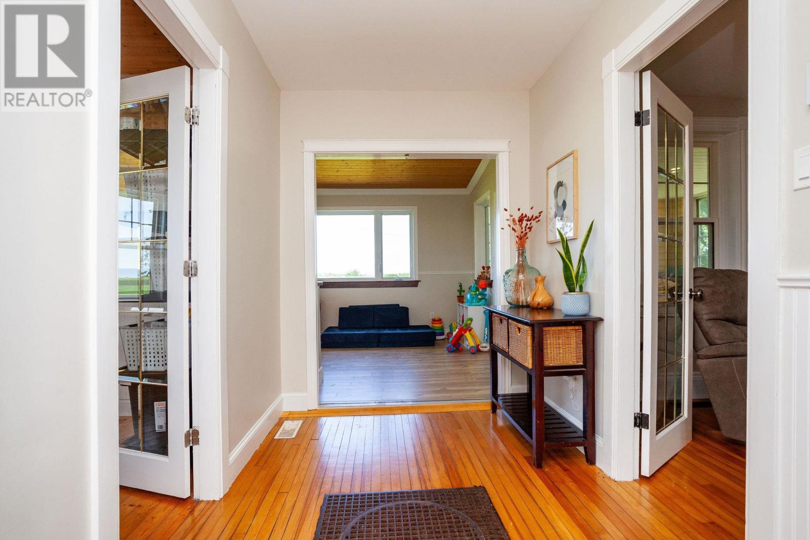 2903 Kinross Road Property Photo 17