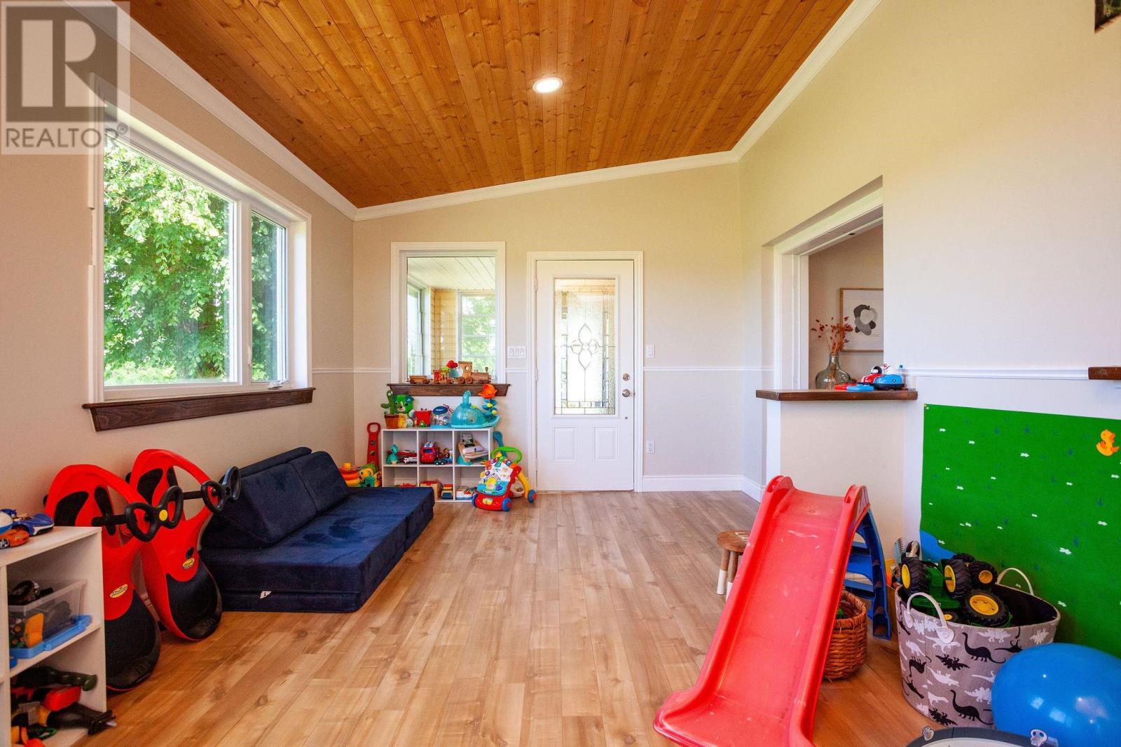 2903 Kinross Road Property Photo 21