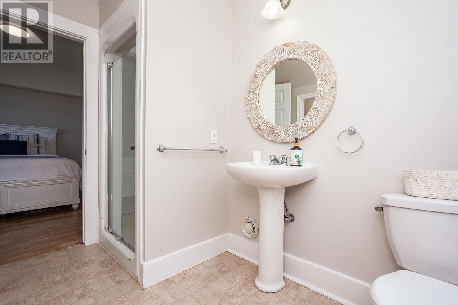 2903 Kinross Road Property Photo 30