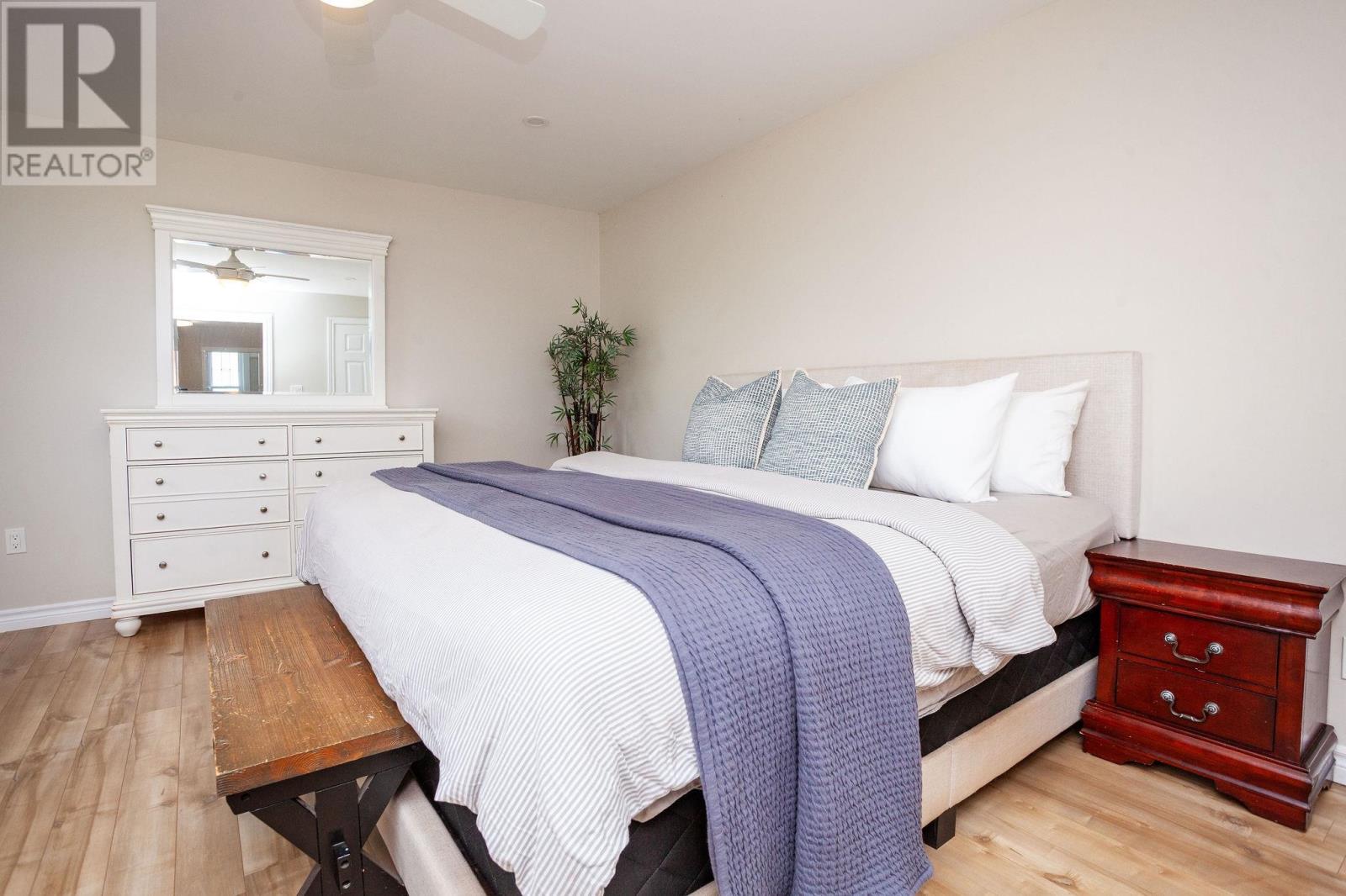 2903 Kinross Road Property Photo 36