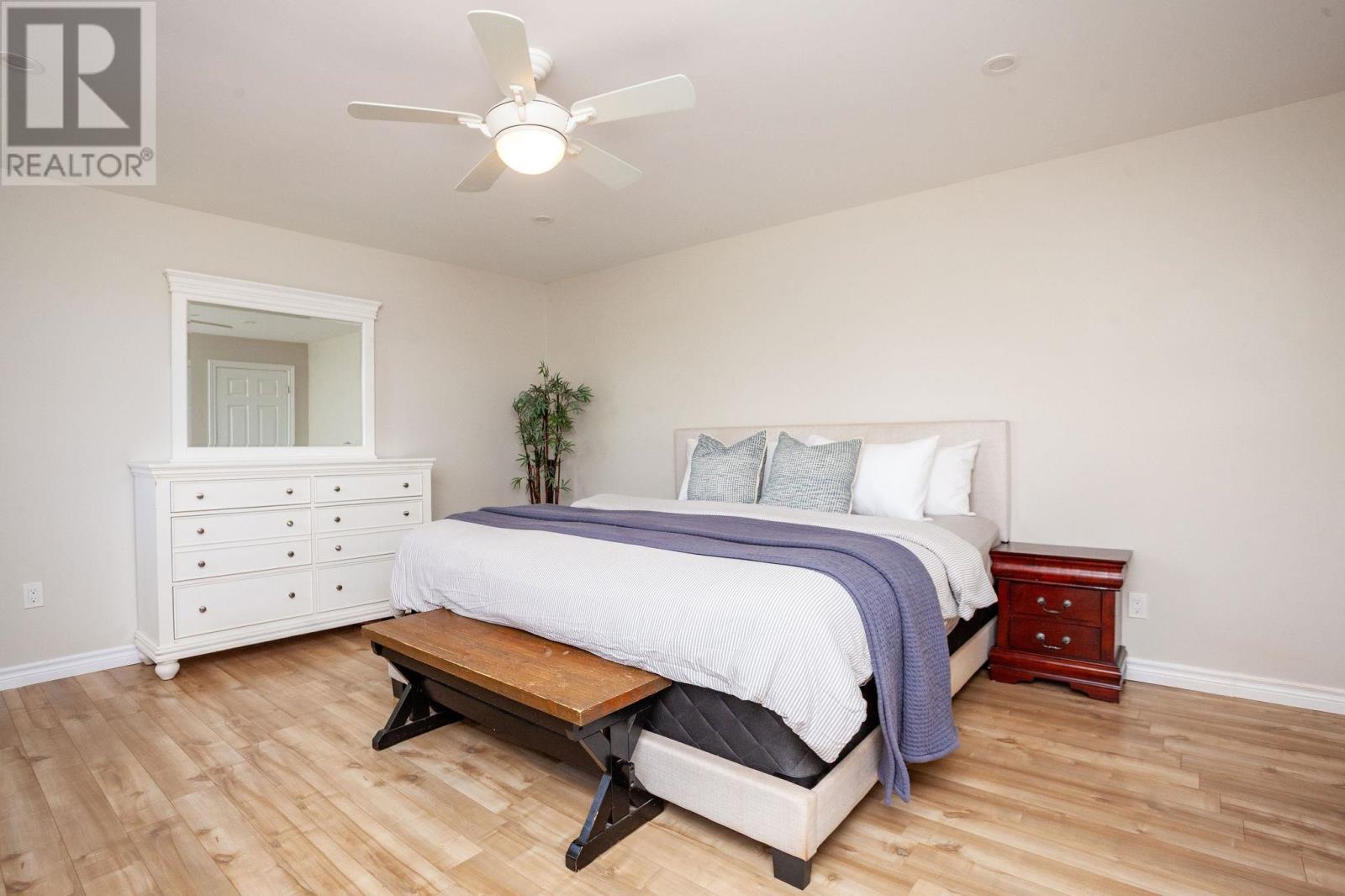 2903 Kinross Road Property Photo 37