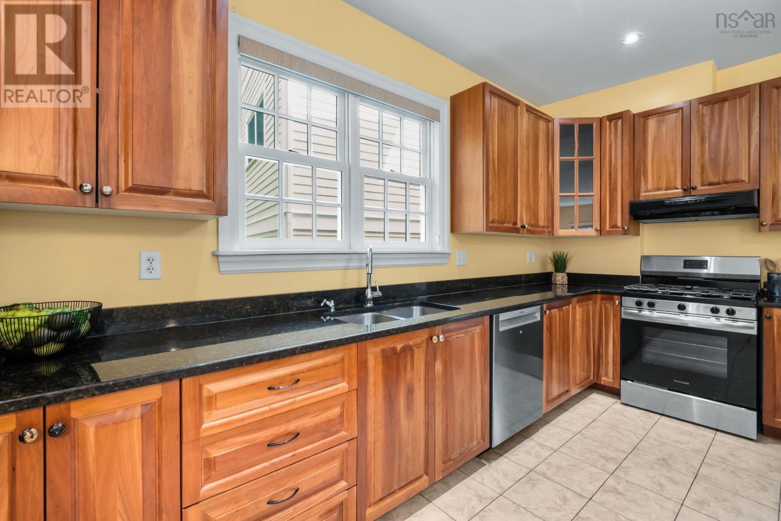 925 Winwick Road Property Photo 13