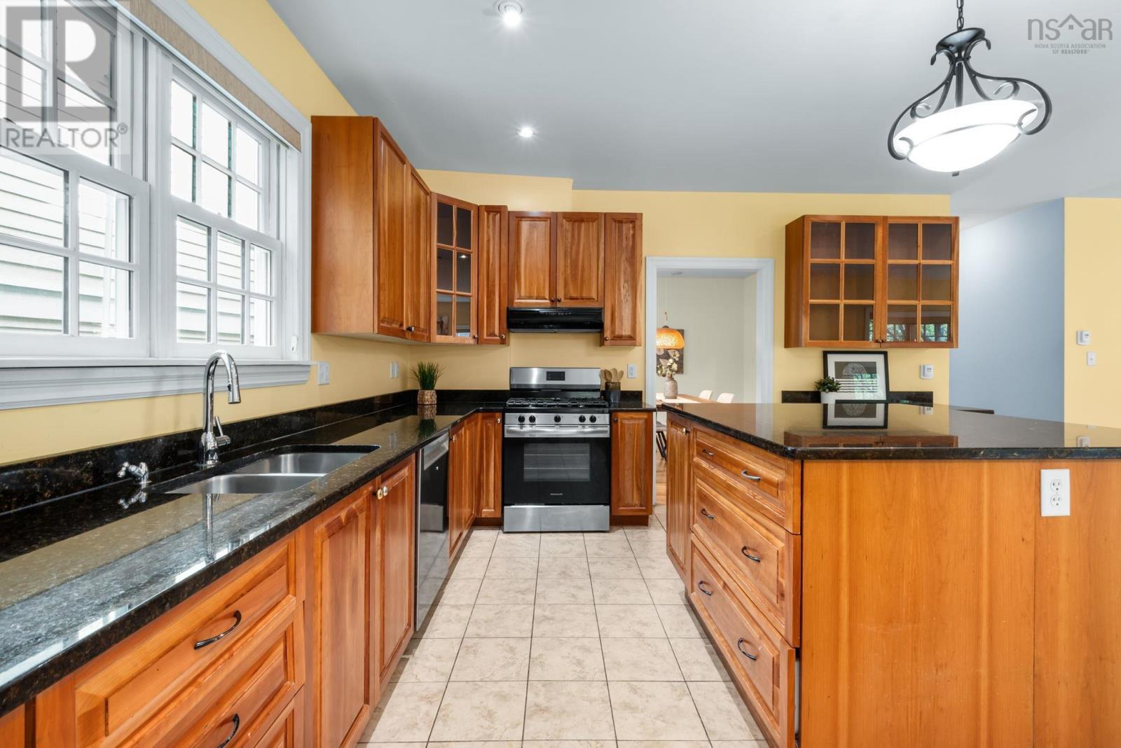925 Winwick Road Property Photo 15