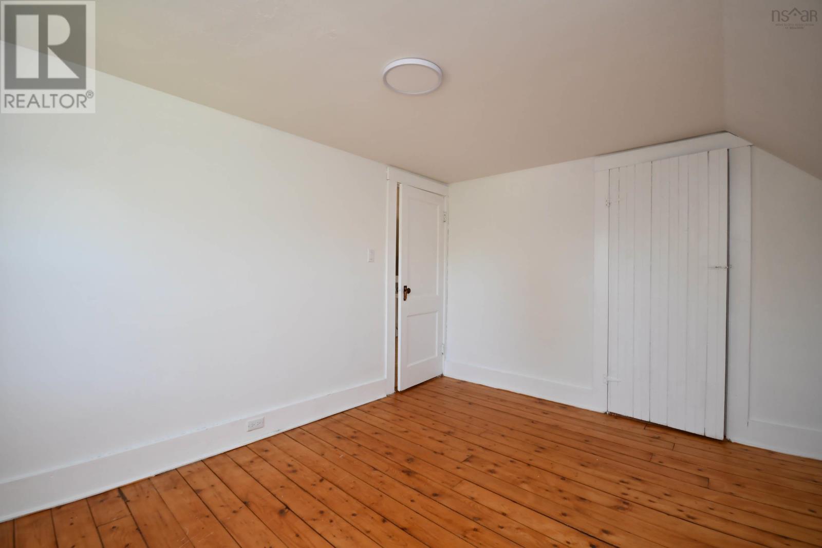 16 School Street Property Photo 24