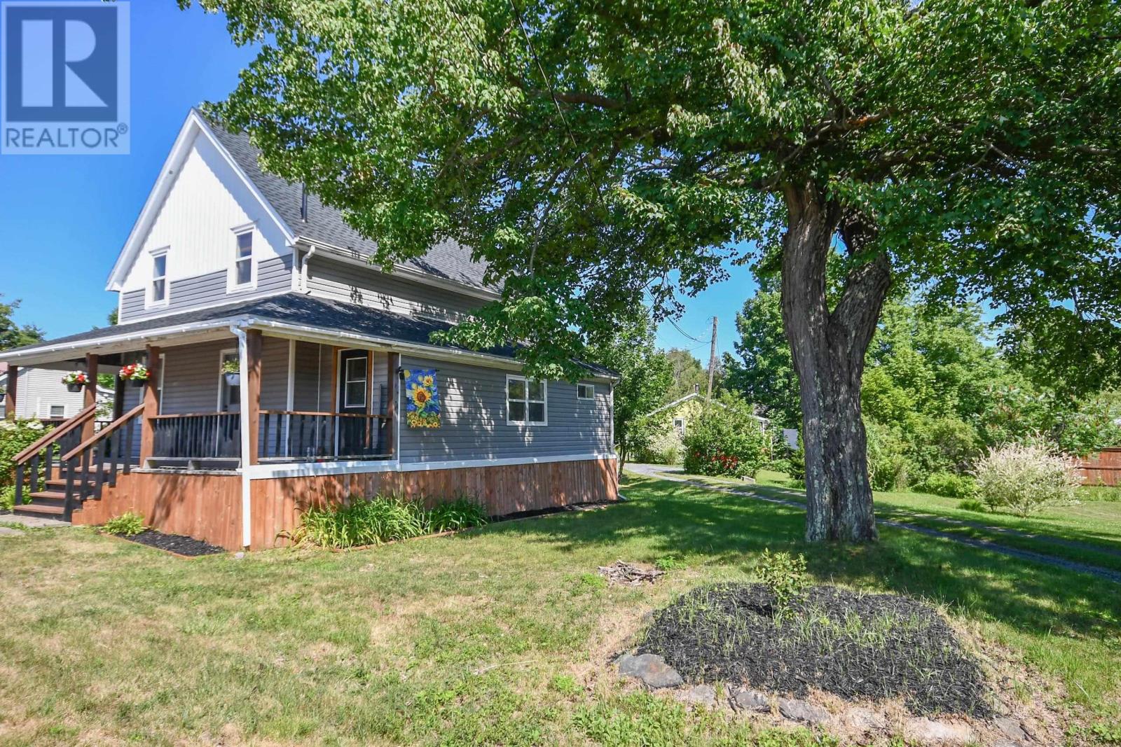 16 School Street Property Photo 37