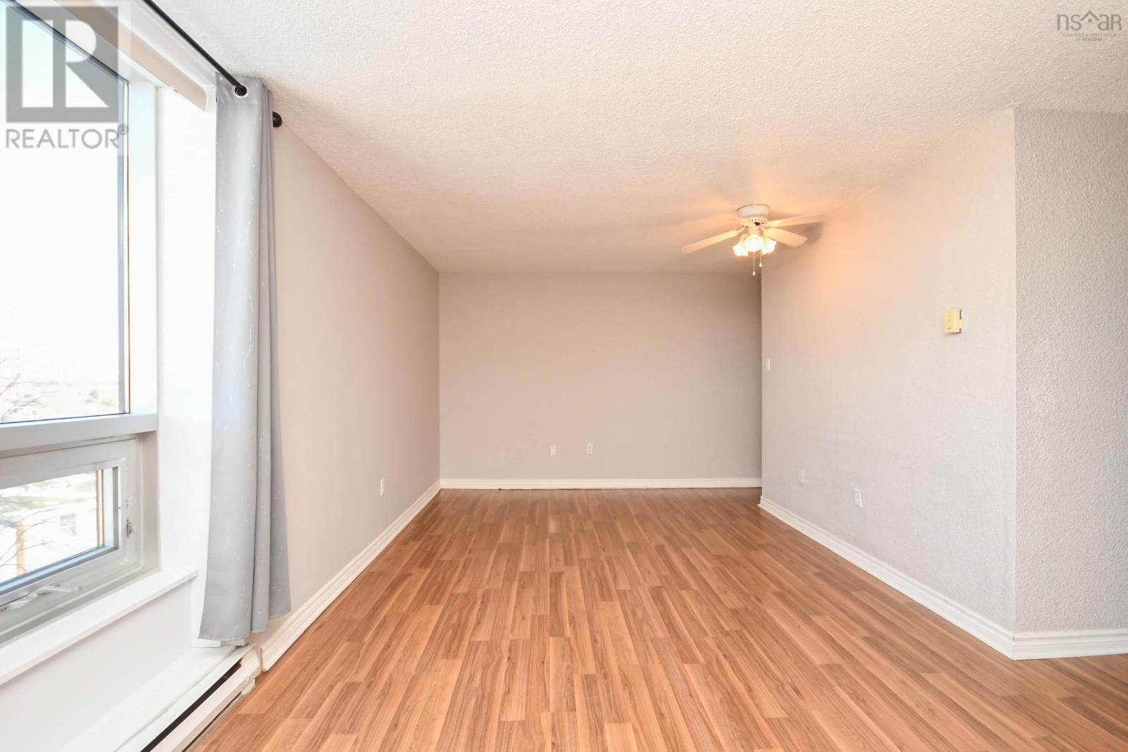 710 5572 North Ridge Road Property Photo 4