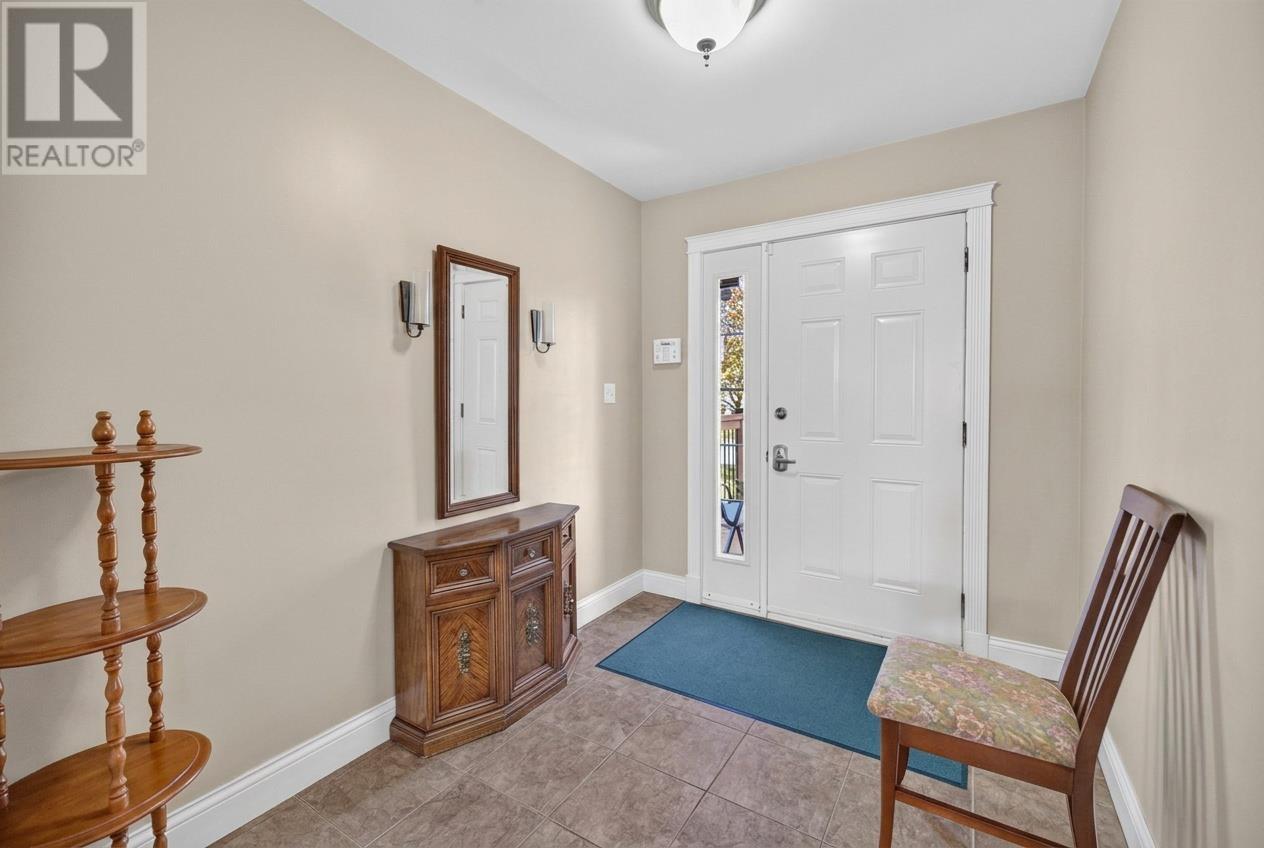 26 Hummingbird Street Property Photo 5