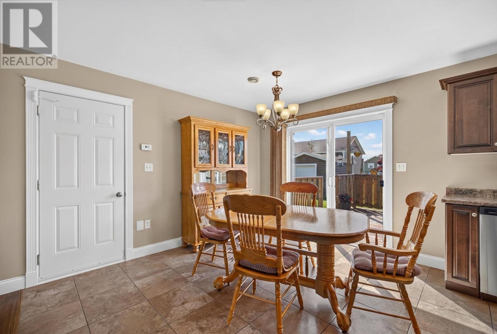 26 Hummingbird Street Property Photo 8