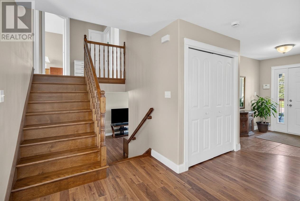26 Hummingbird Street Property Photo 10