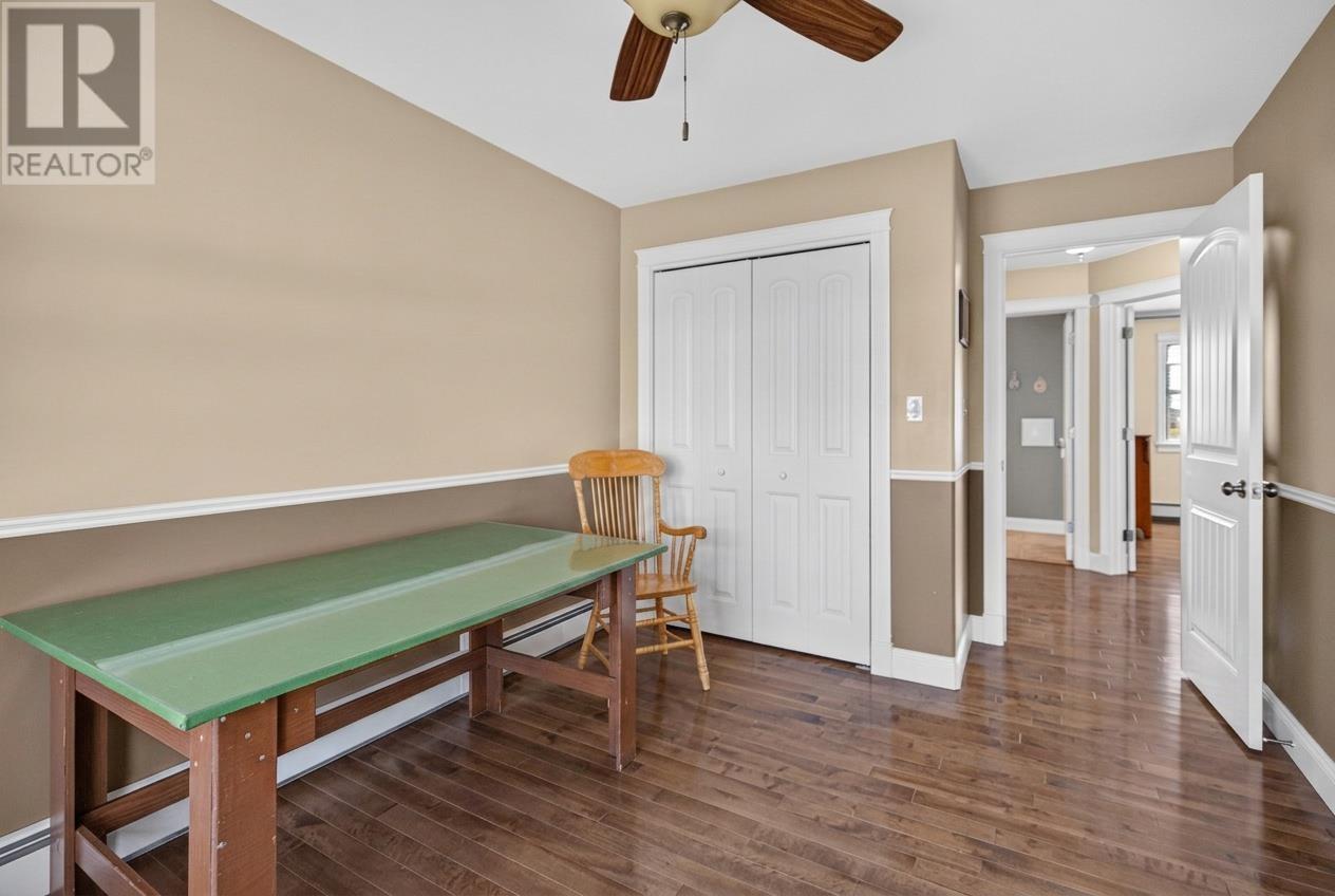 26 Hummingbird Street Property Photo 18