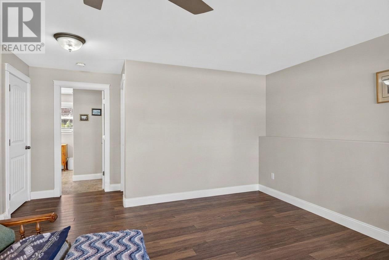 26 Hummingbird Street Property Photo 21