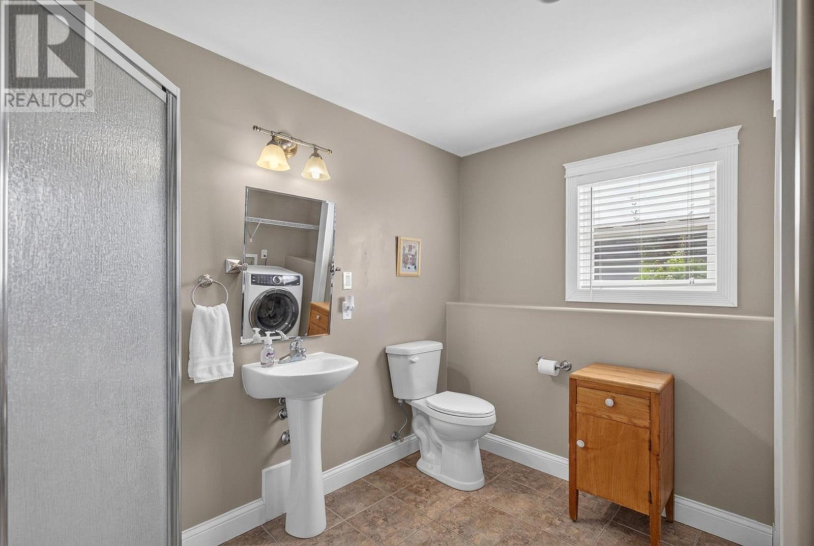 26 Hummingbird Street Property Photo 22