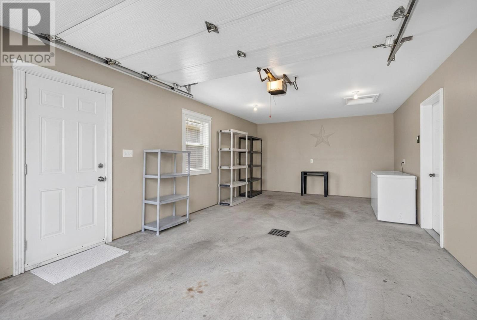 26 Hummingbird Street Property Photo 25