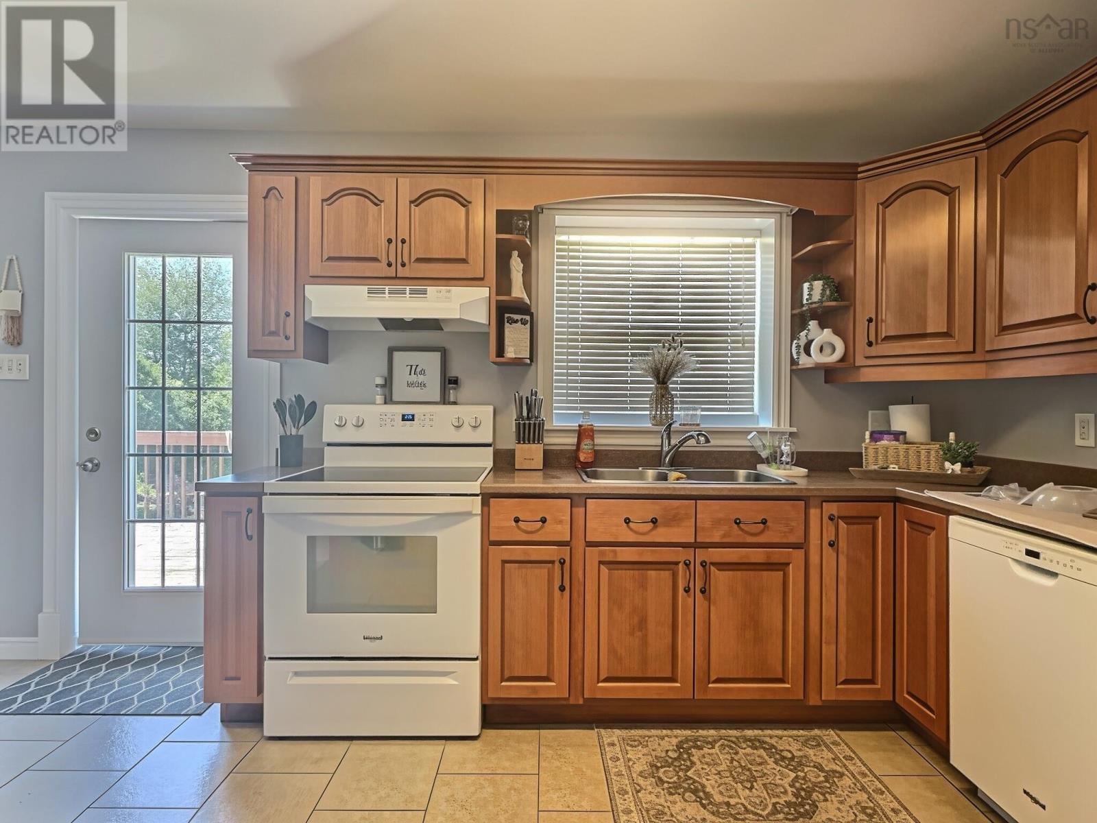 41 Truro Heights Connector Road Property Photo 5