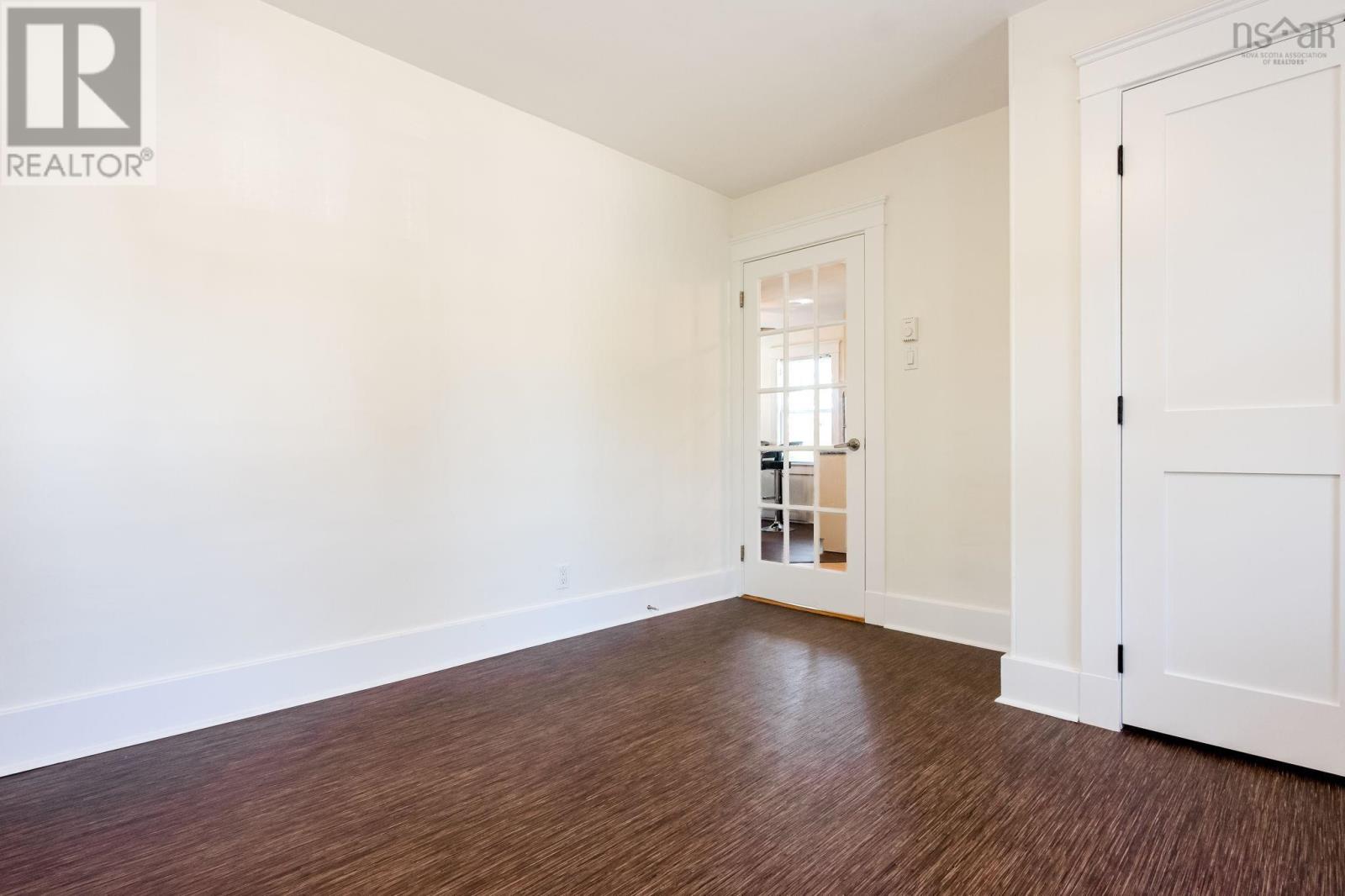 68 Connaught Avenue Property Photo 13