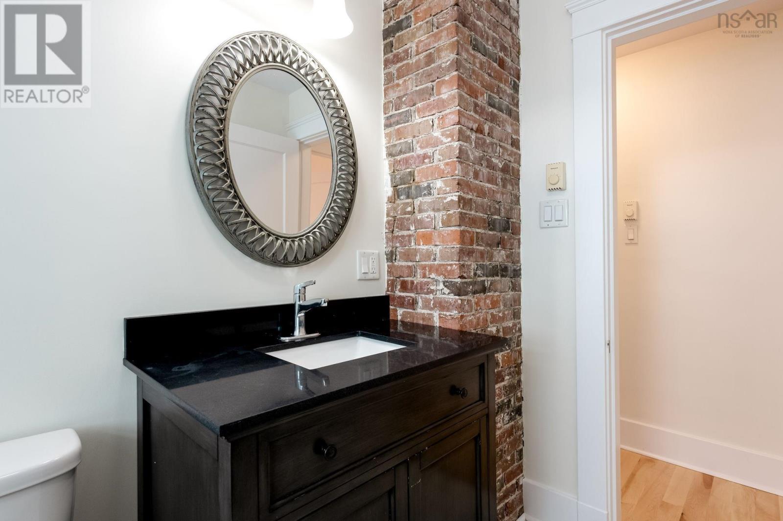 68 Connaught Avenue Property Photo 18