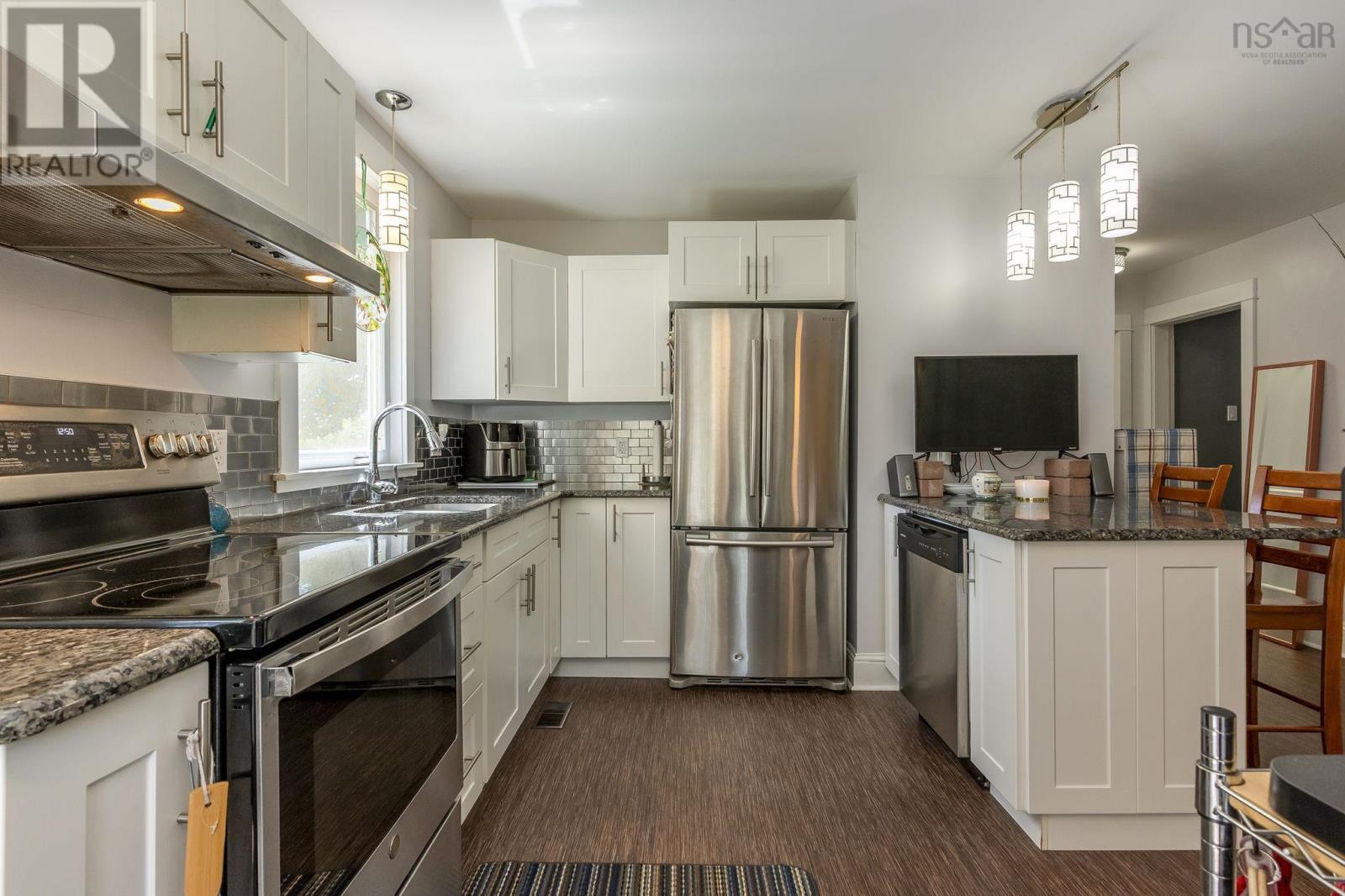 68 Connaught Avenue Property Photo 31