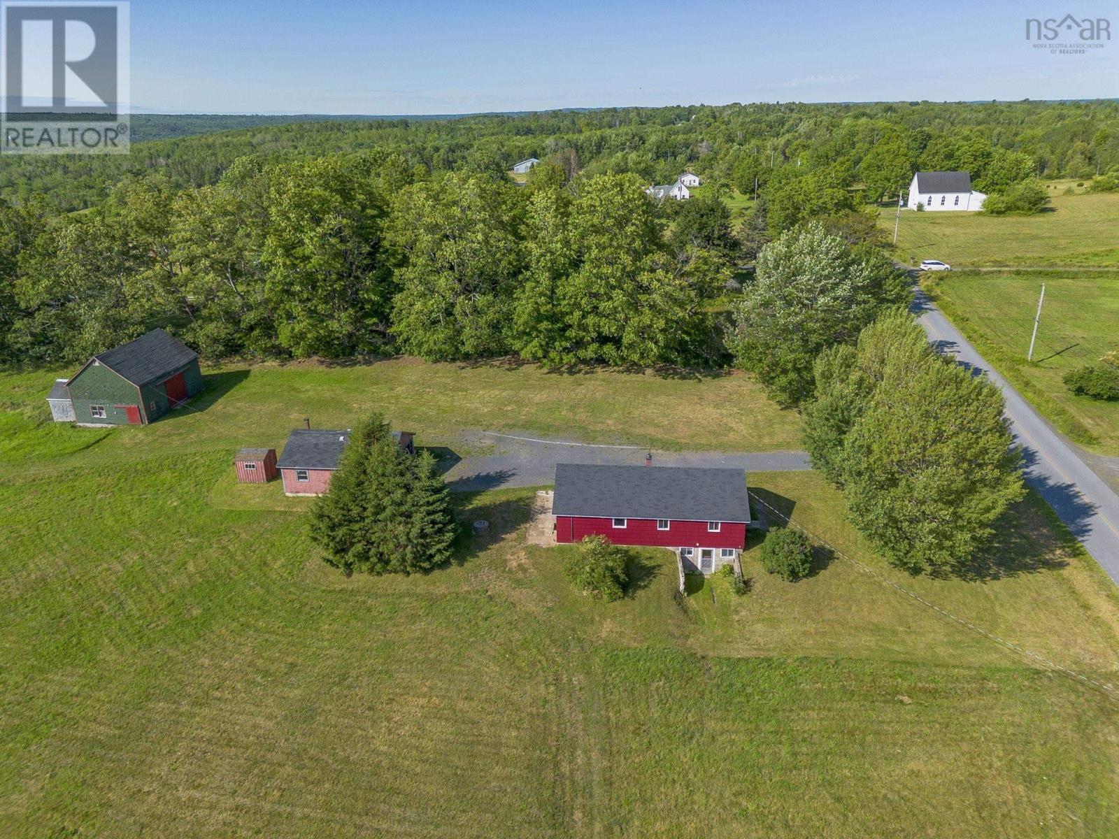 386 Greenland Road Property Photo 1
