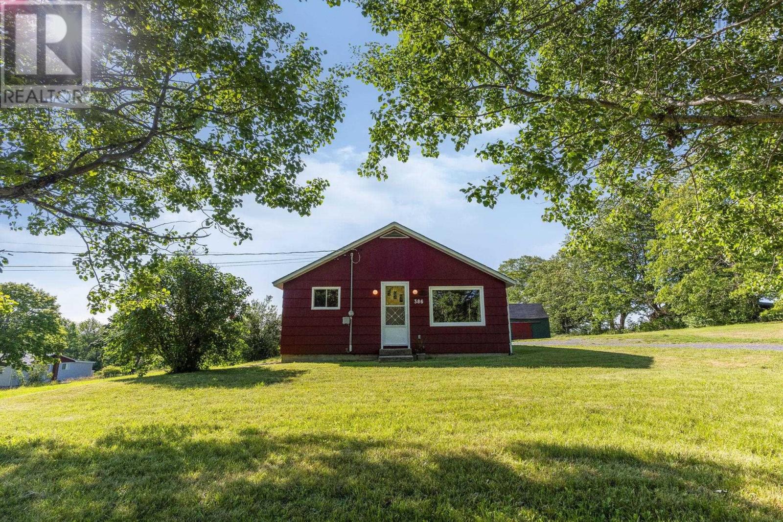 386 Greenland Road Property Photo 2