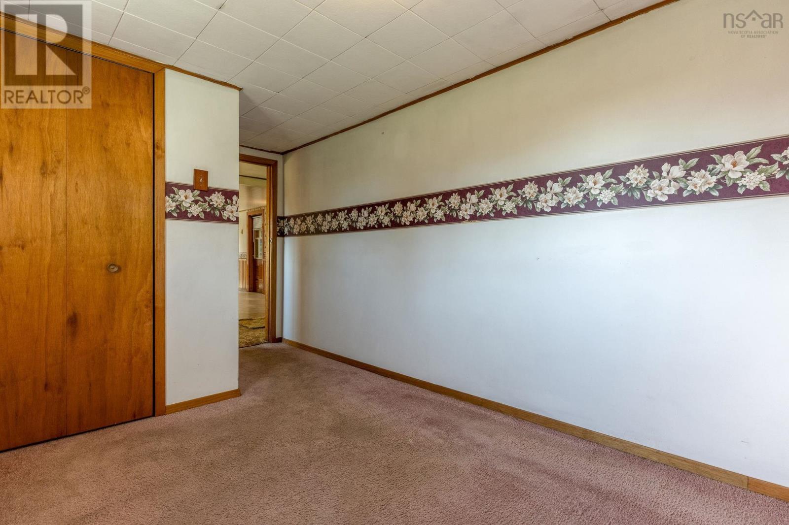 386 Greenland Road Property Photo 19