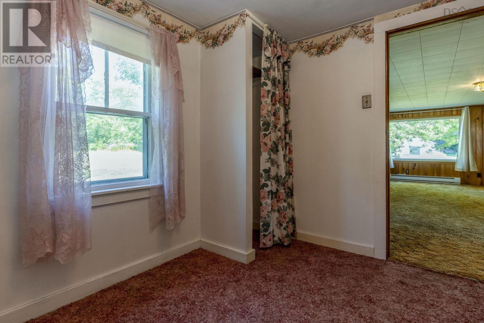 386 Greenland Road Property Photo 26