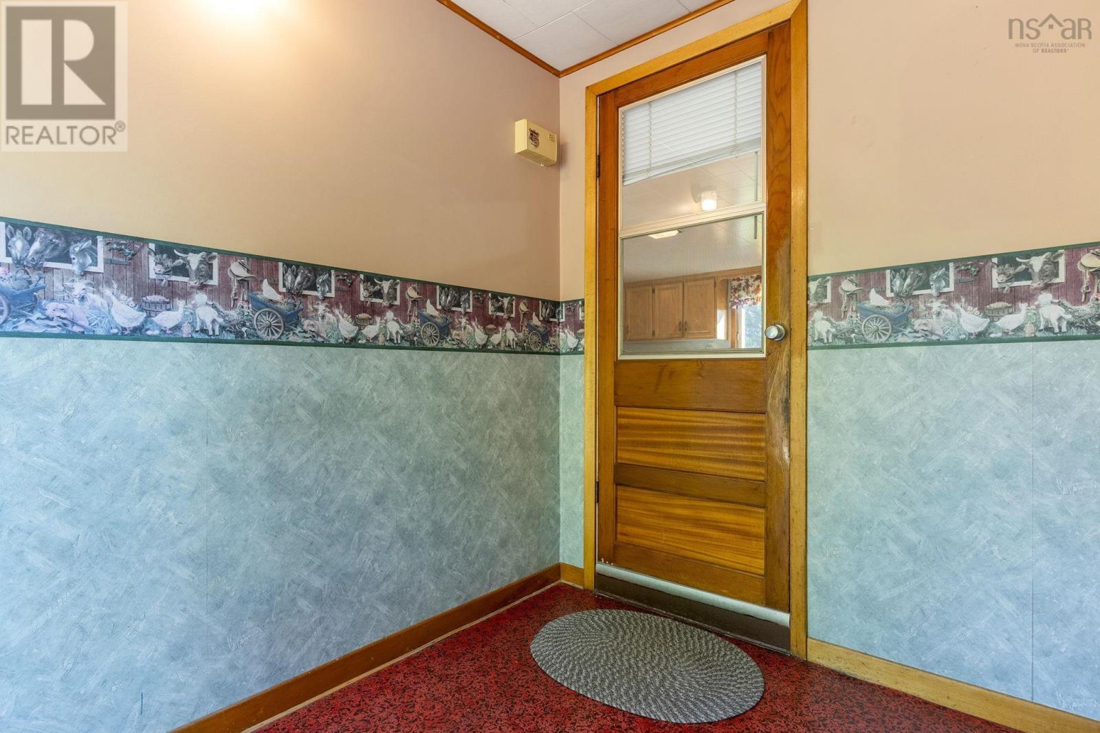 386 Greenland Road Property Photo 27