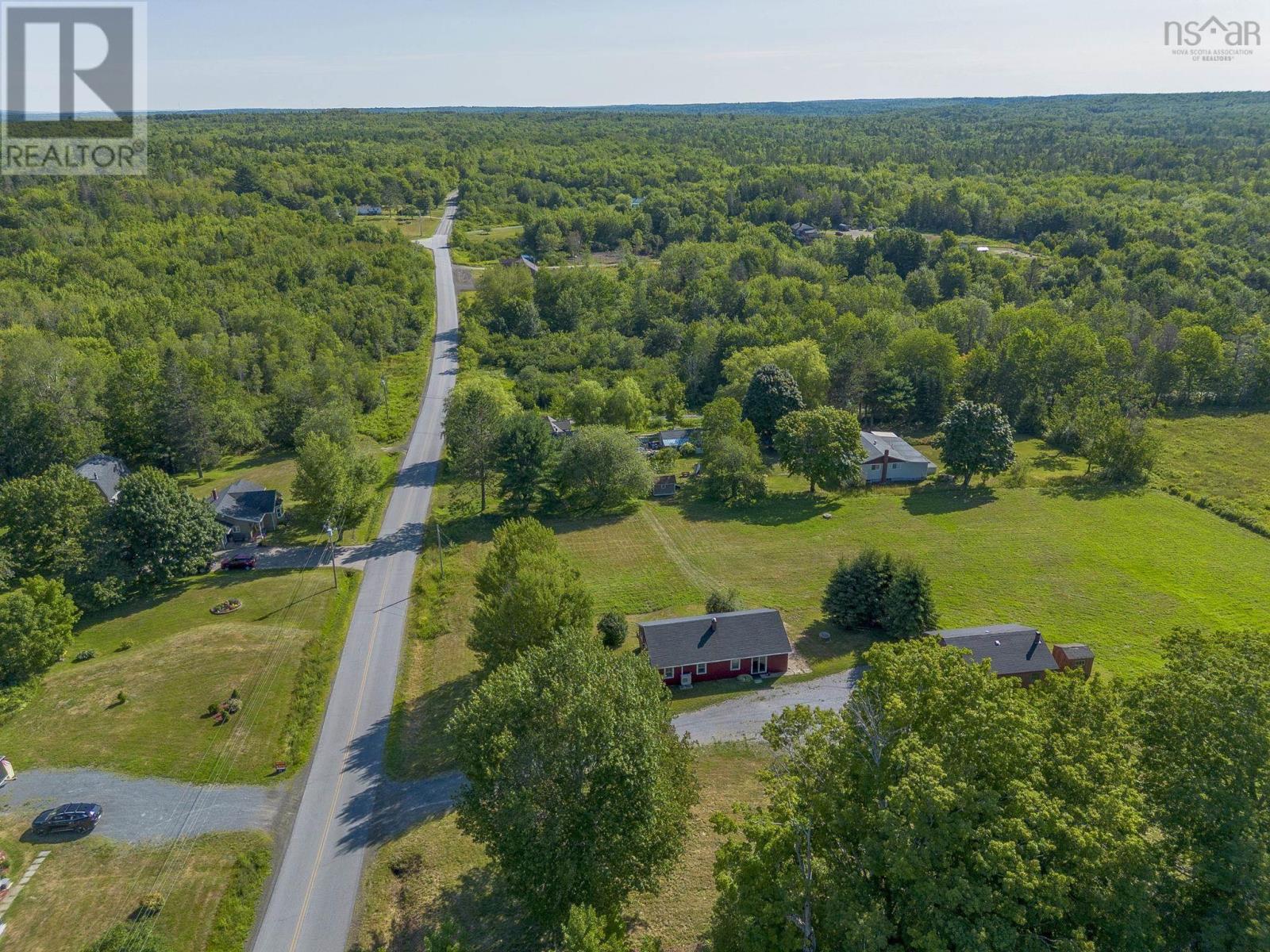 386 Greenland Road Property Photo 37
