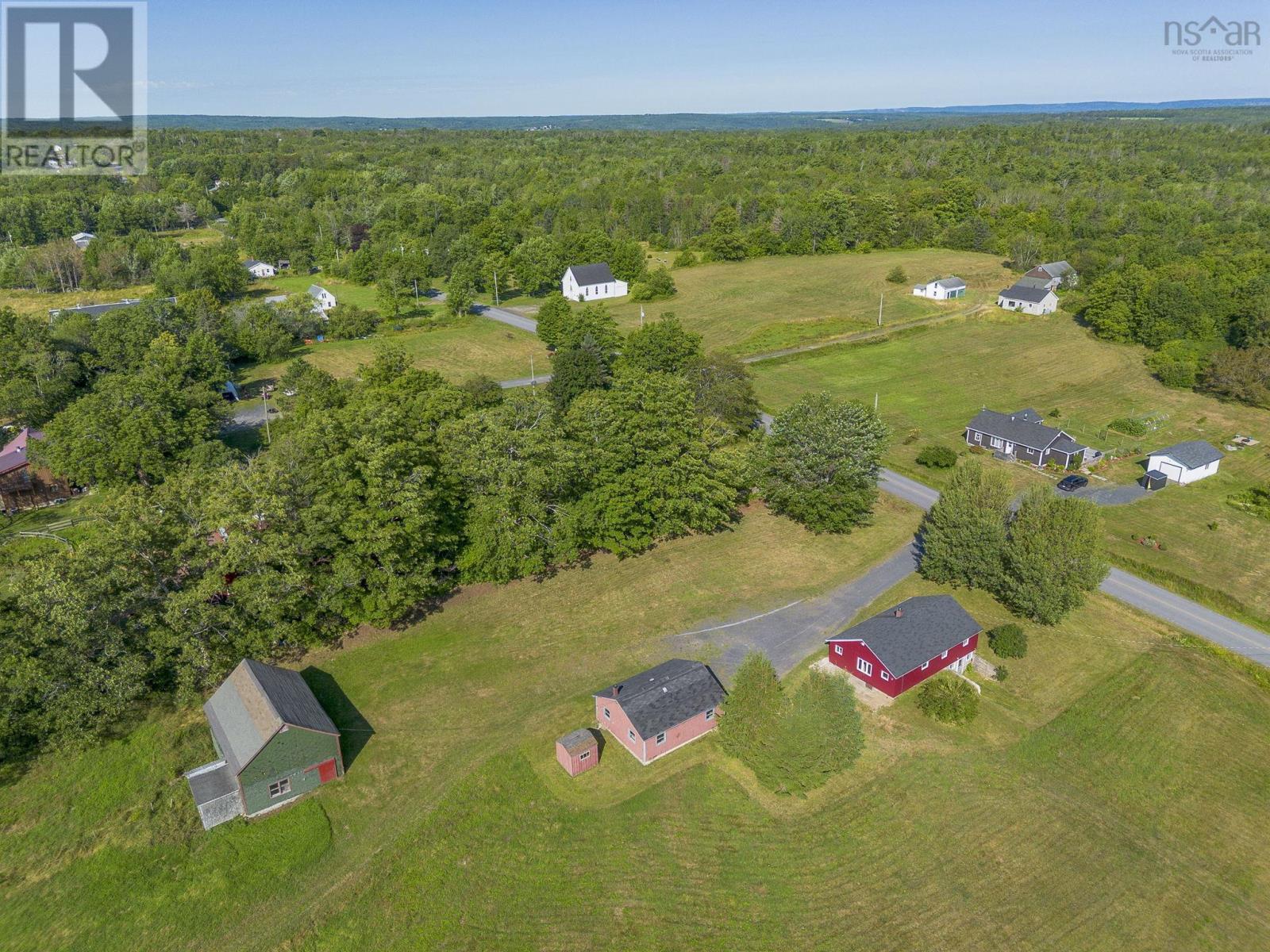 386 Greenland Road Property Photo 38