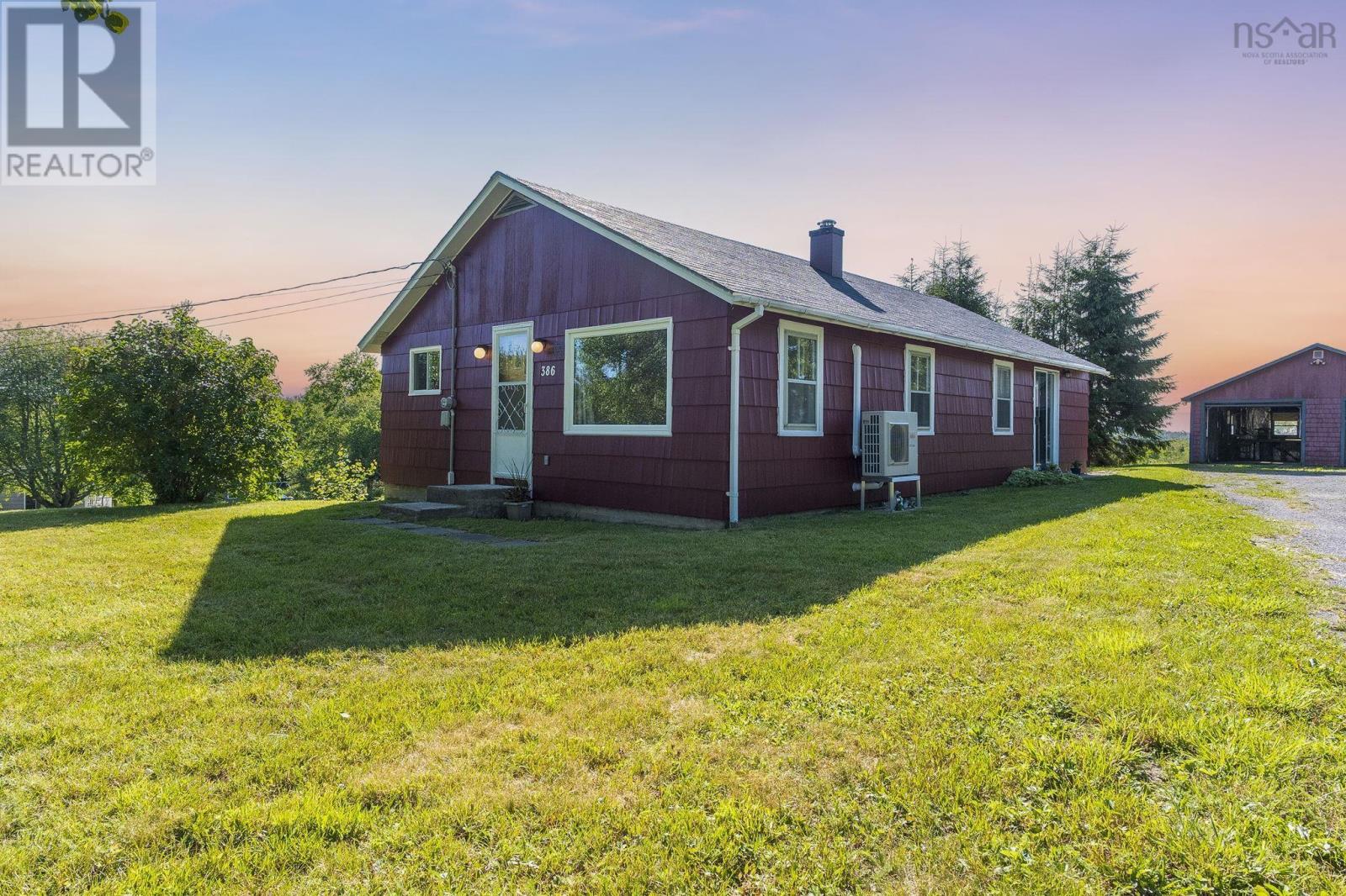 386 Greenland Road Property Photo 40