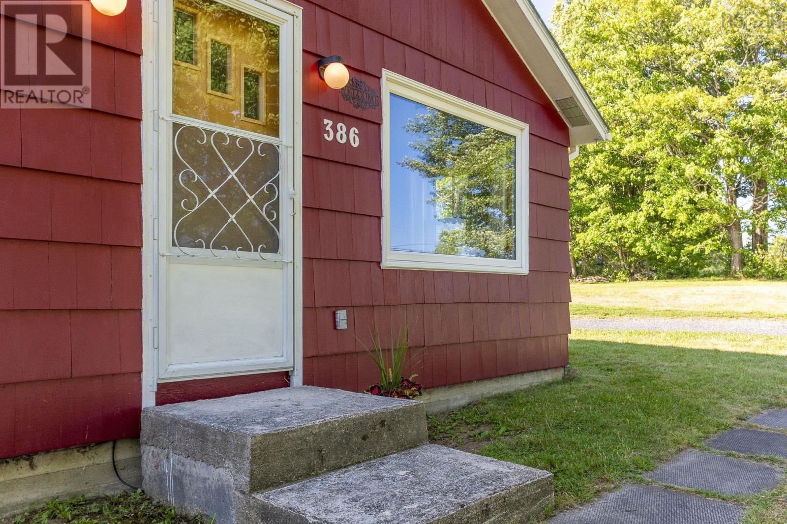 386 Greenland Road Property Photo 41
