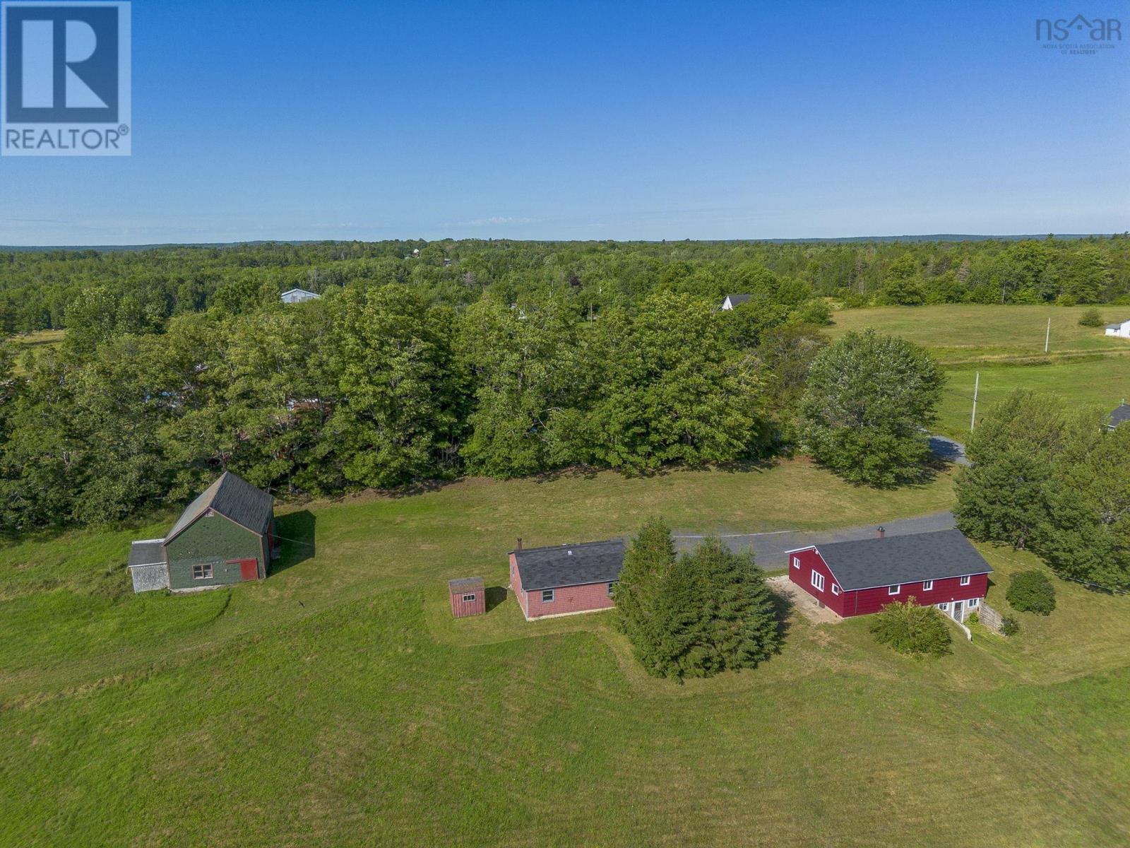 386 Greenland Road Property Photo 42