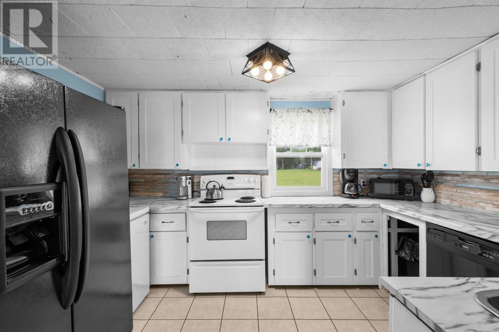 22&24 Kinfolk Lane Property Photo 5