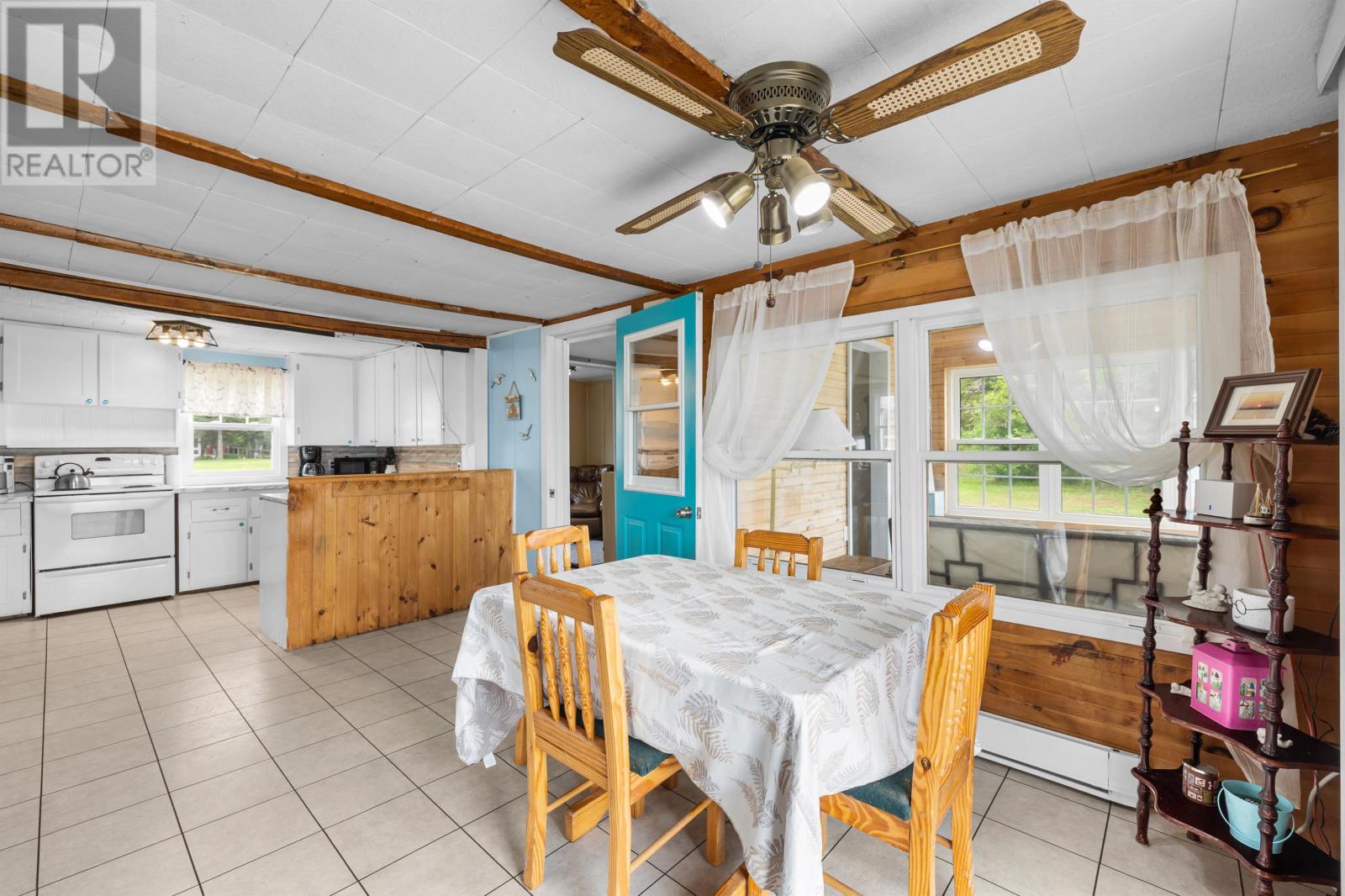 22&24 Kinfolk Lane Property Photo 10