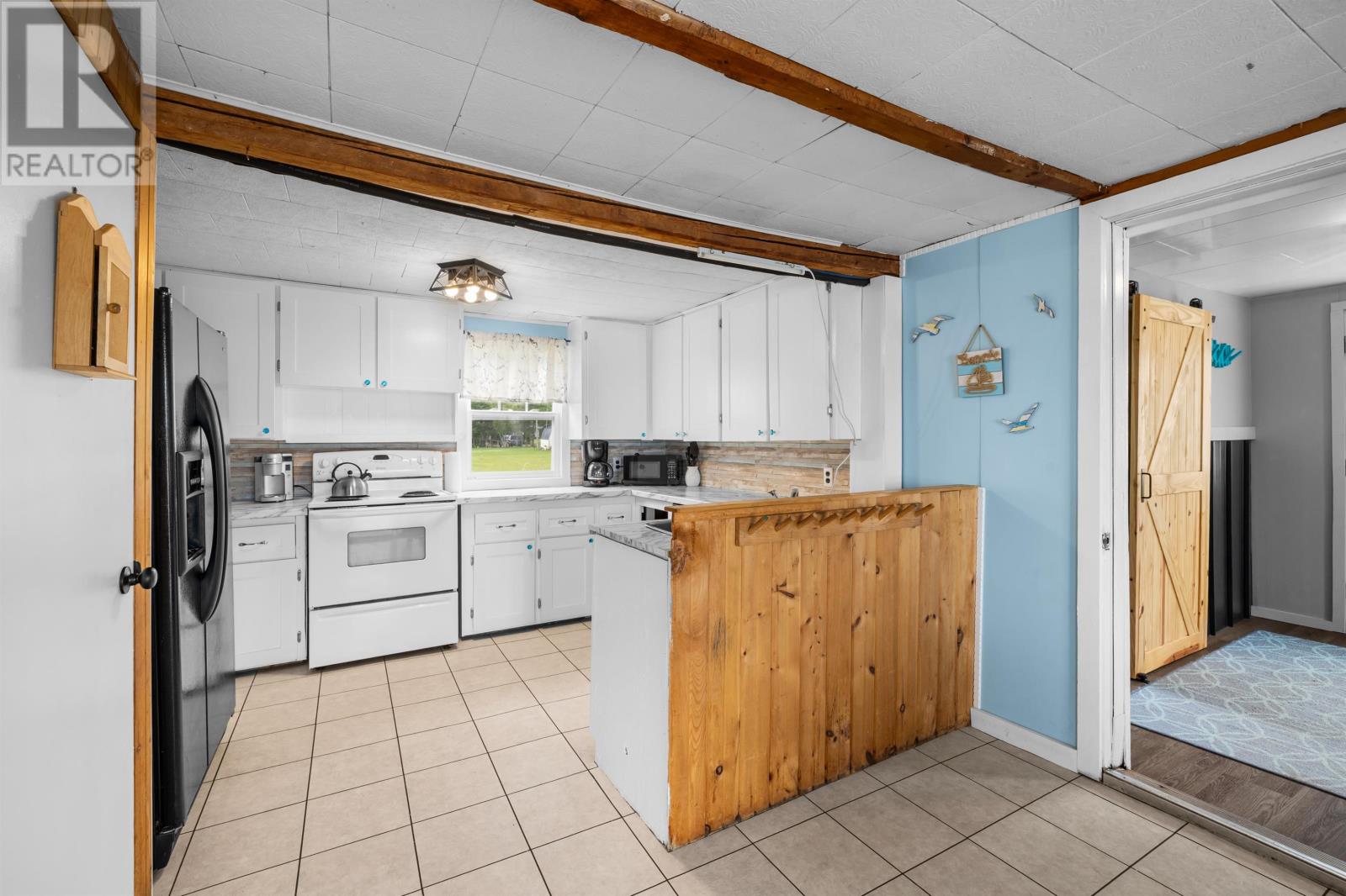 22&24 Kinfolk Lane Property Photo 12