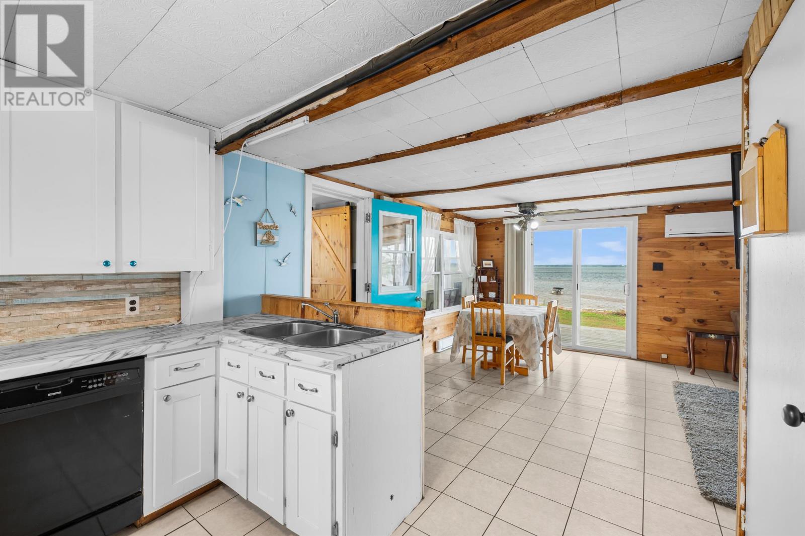 22&24 Kinfolk Lane Property Photo 13