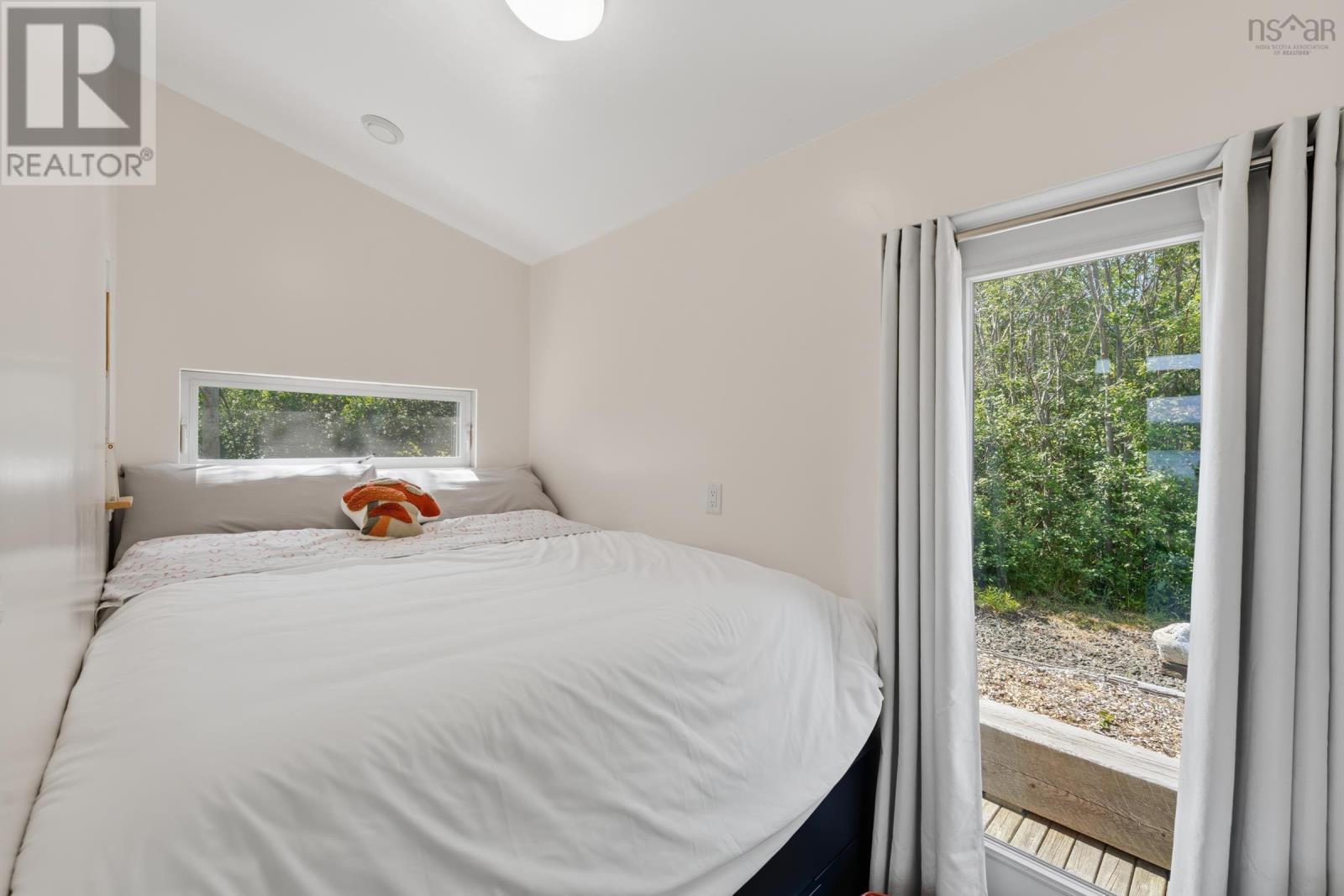 27 Thomas Road Property Photo 17