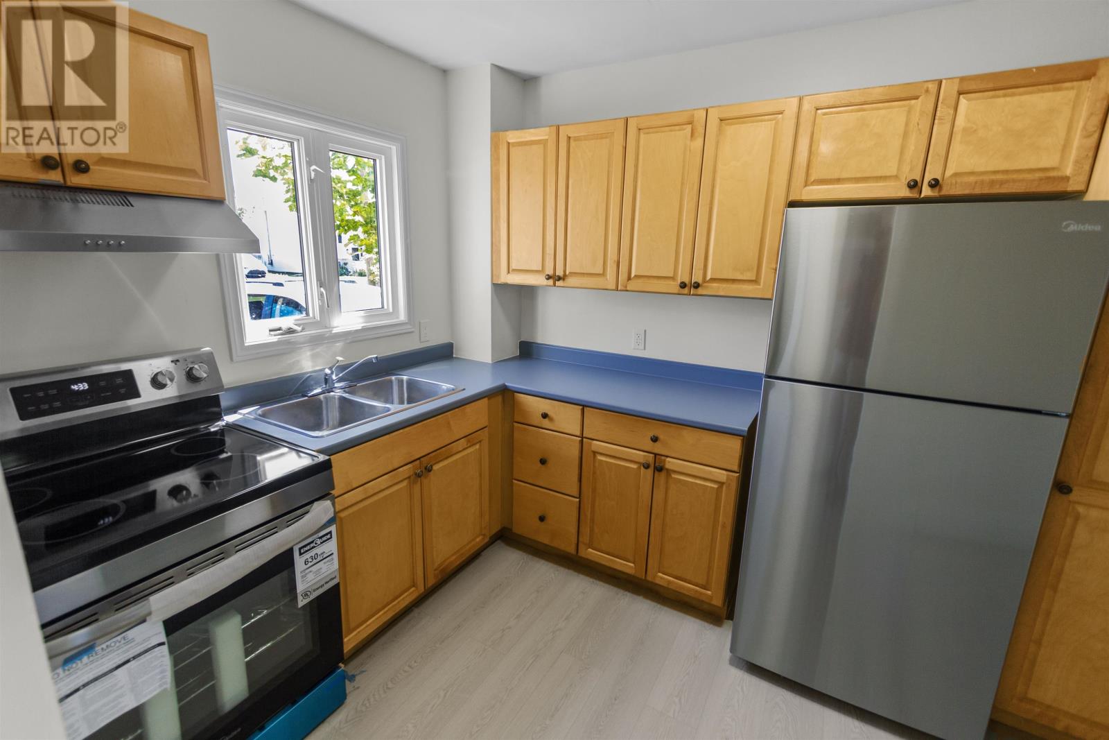 109 Westridge Crescent Property Photo 2