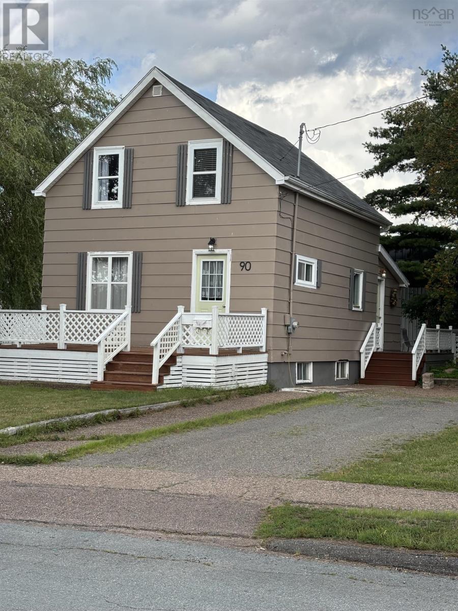 90 Hillcrest Ave Avenue Property Photo 1